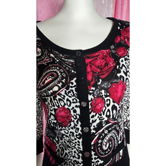 White House Black Market Rose Floral Rhinestone Snap Sweater Size Medium - Picture 3 of 14